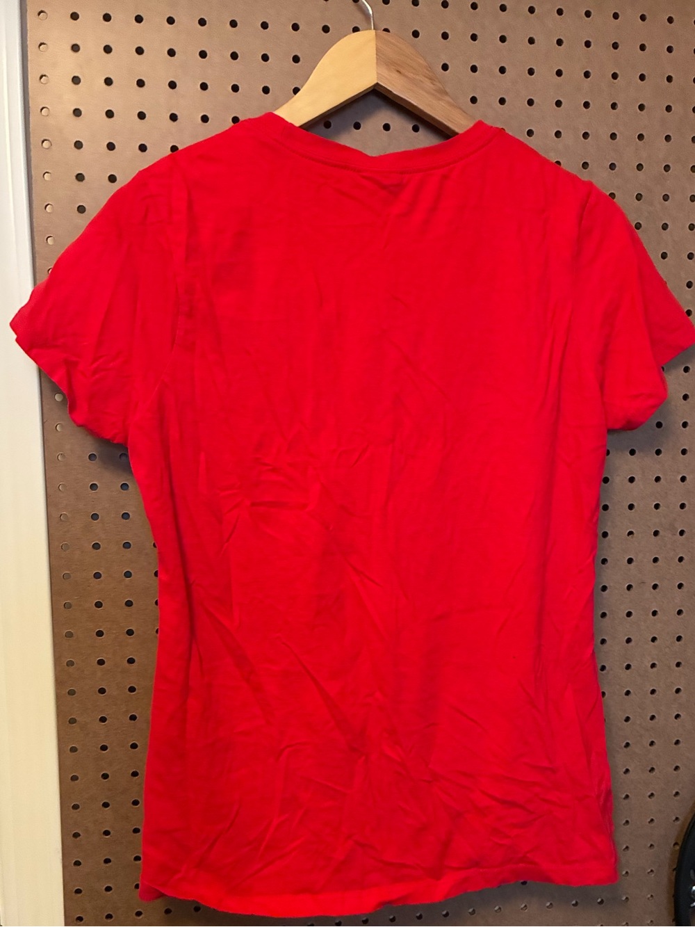 Red tshirt - Picture 3 of 3